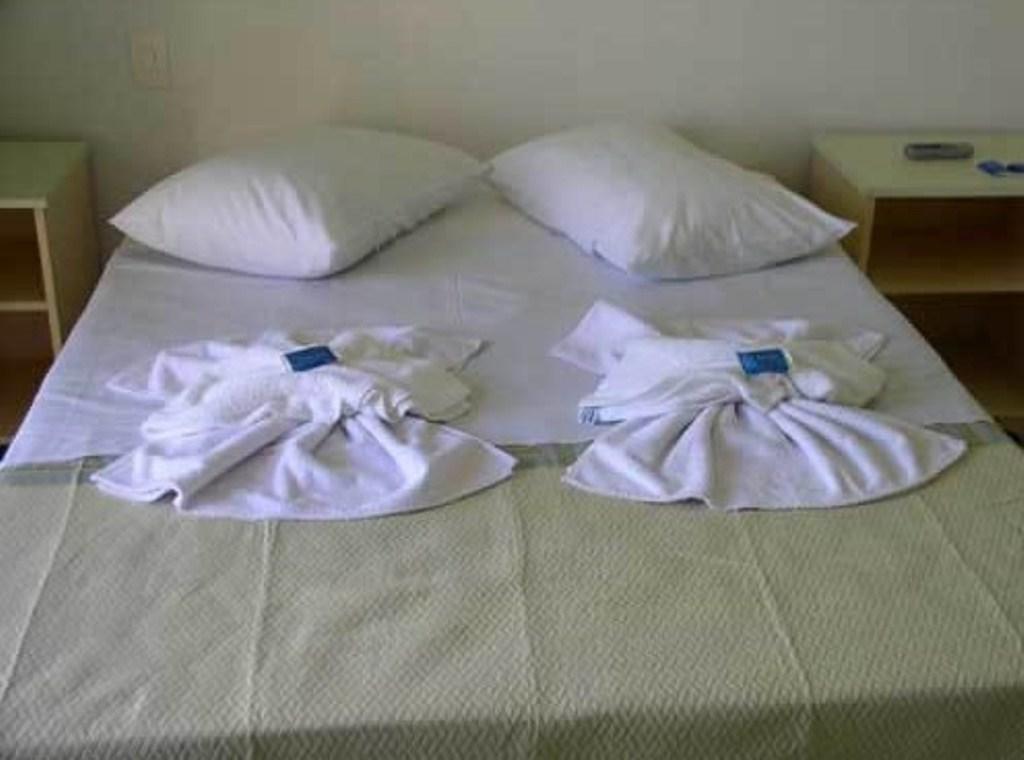 Hotel Pousada Mineirinho Balneário Praia do Leste Habitación foto